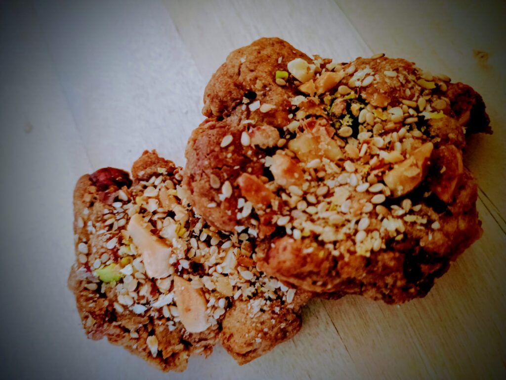 Kekse mit Nüssen und Schokolade